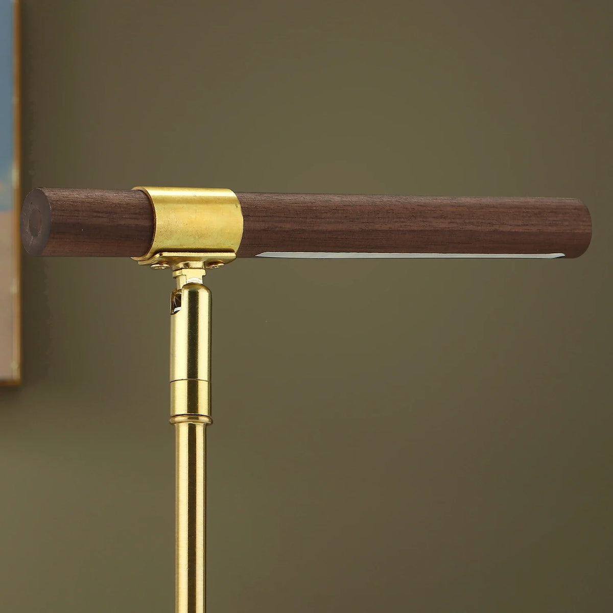 Minimalist Wooden LED Table Lamp with 180° Adjustment – USB-Powered
