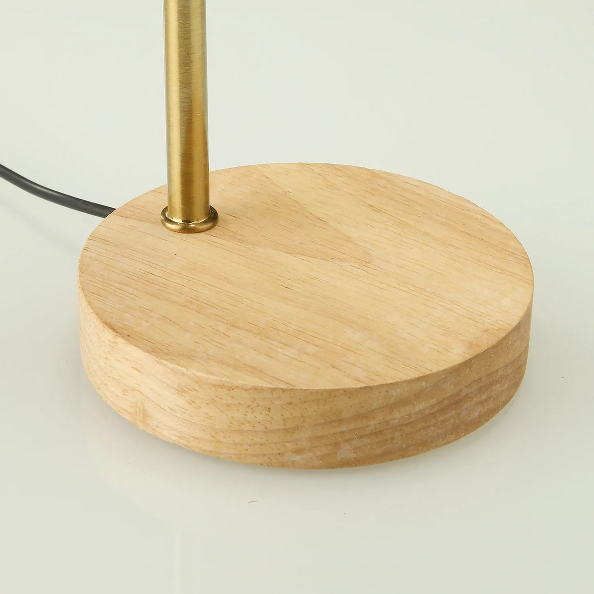 Minimalist Wooden LED Table Lamp with 180° Adjustment – USB-Powered